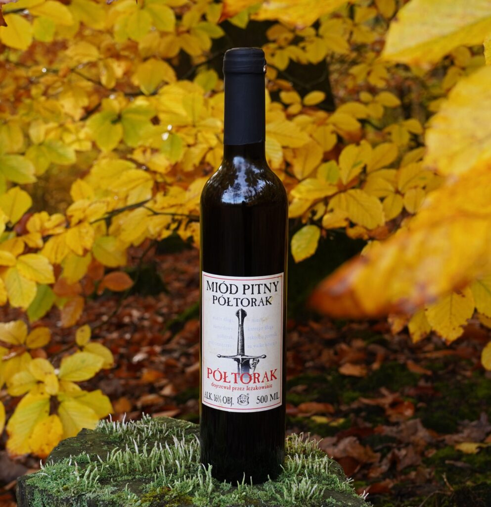 Miód pitny półtorak Półtorak w butelce szklanej 500 ml