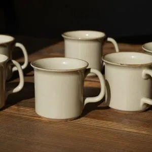 Kubek ceramiczny z uchem - kremowy
