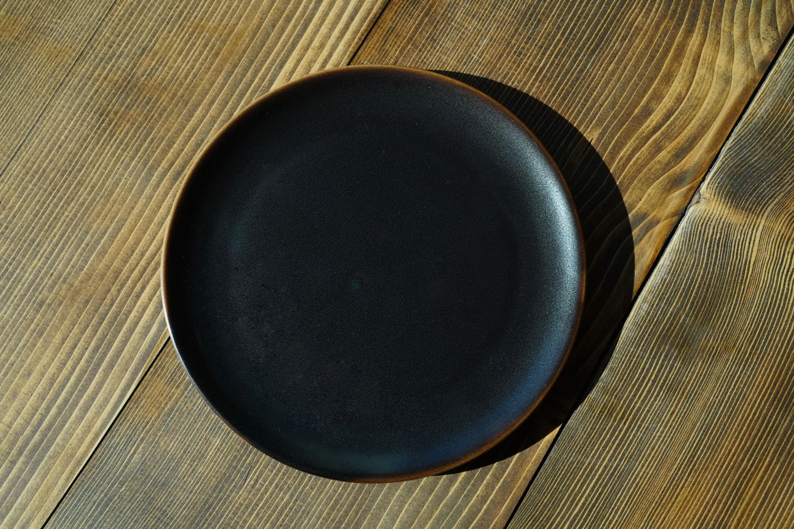 Talerz ceramiczny 22cm - brązowy